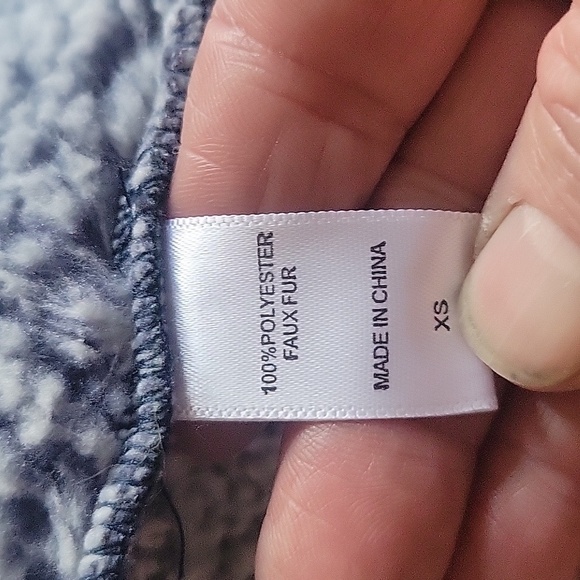 UGG KOOLABURRA Hooded Sherpa Vest Open Front Pockets Cozy Comfy Layering Winter - Picture 8 of 8